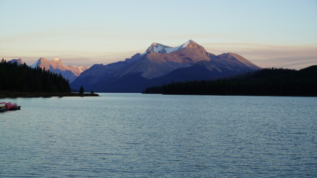 Maligne Lake